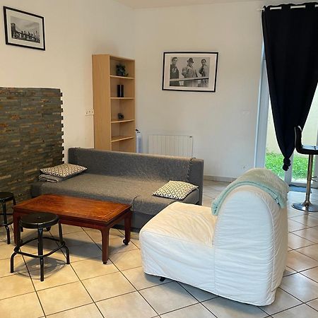 Appartement Grand T2 Sur Cour à Aufferville Extérieur photo