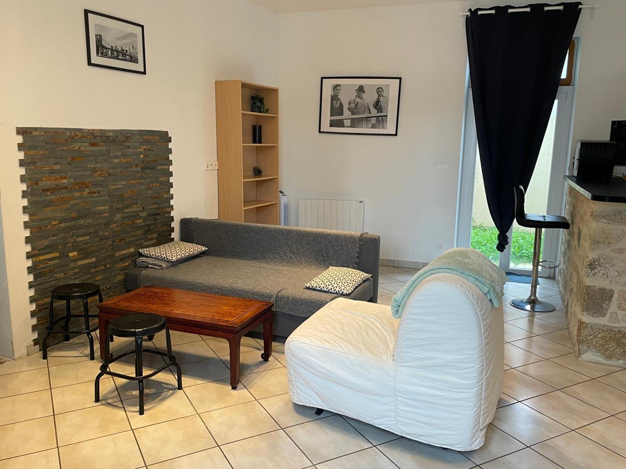 Appartement Grand T2 Sur Cour à Aufferville Extérieur photo