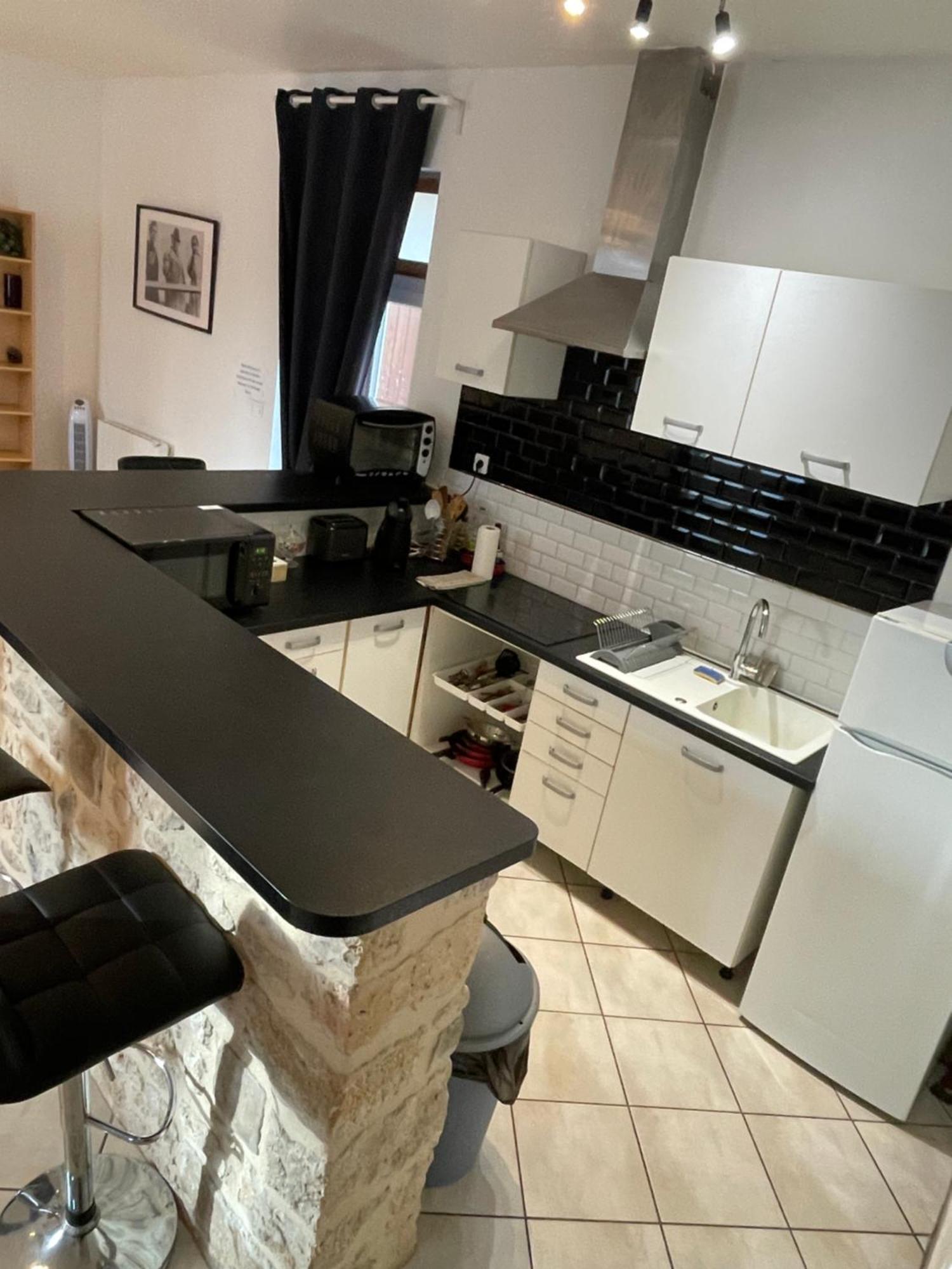 Appartement Grand T2 Sur Cour à Aufferville Extérieur photo