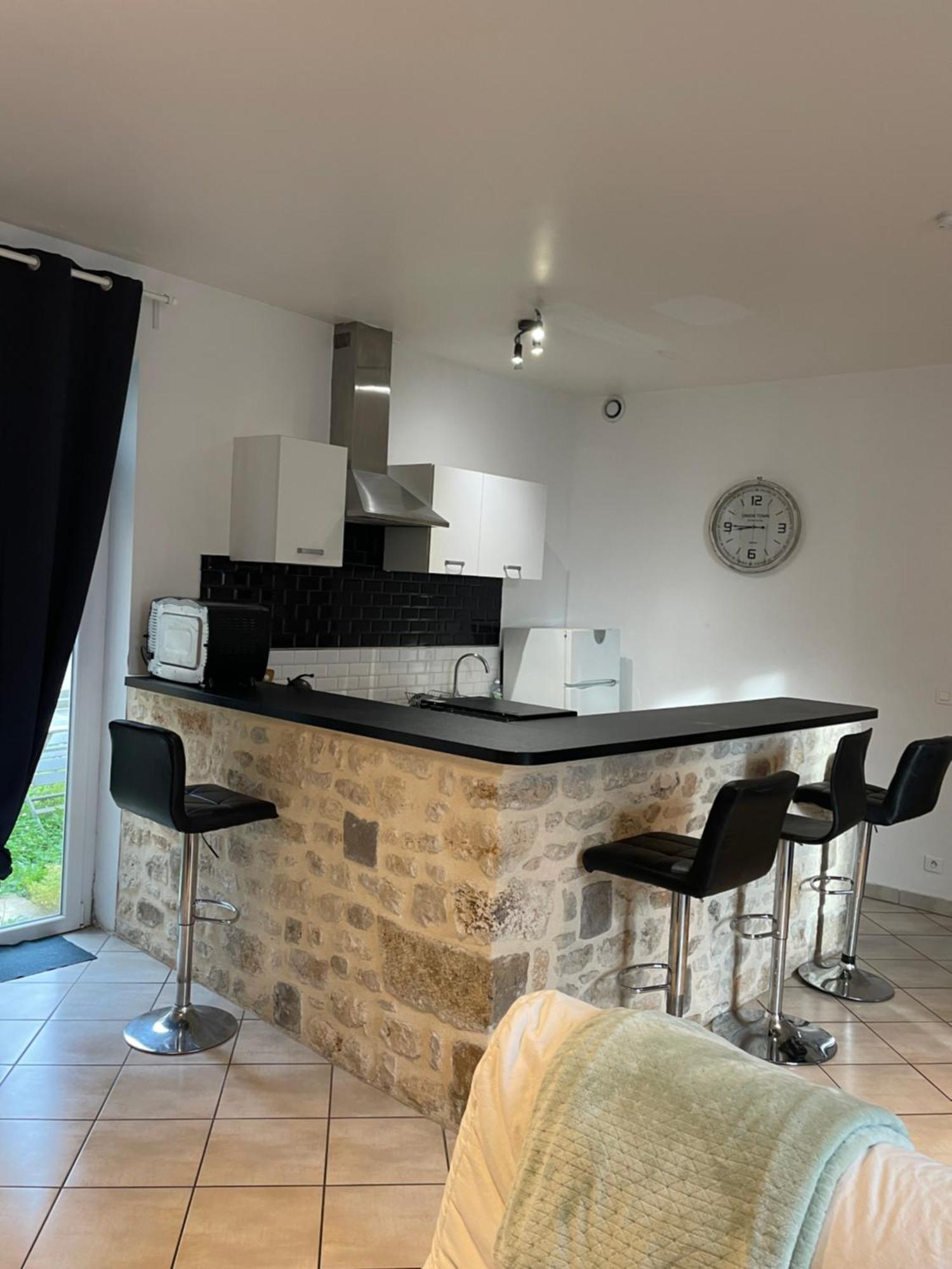 Appartement Grand T2 Sur Cour à Aufferville Extérieur photo